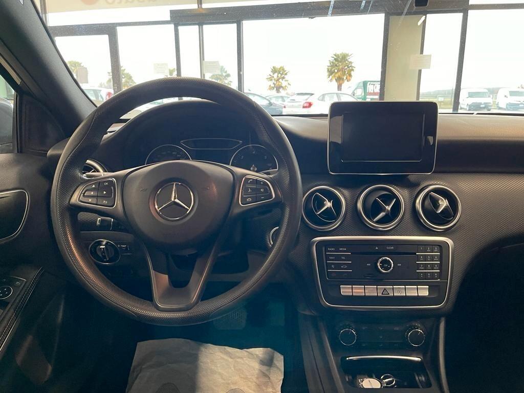 Mercedes-benz A 200 d BUSINESS Automatic 5p.