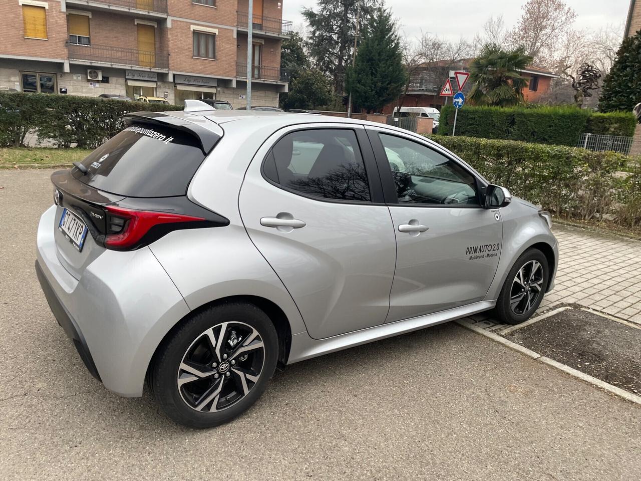 Toyota Yaris 1.5 Hybrid 5 porte lounge
