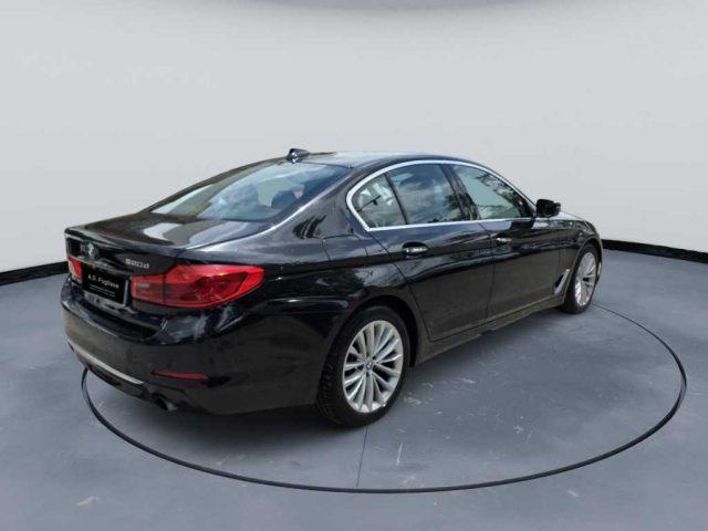BMW 520 Serie 5(G30/31/F90) - d Luxury