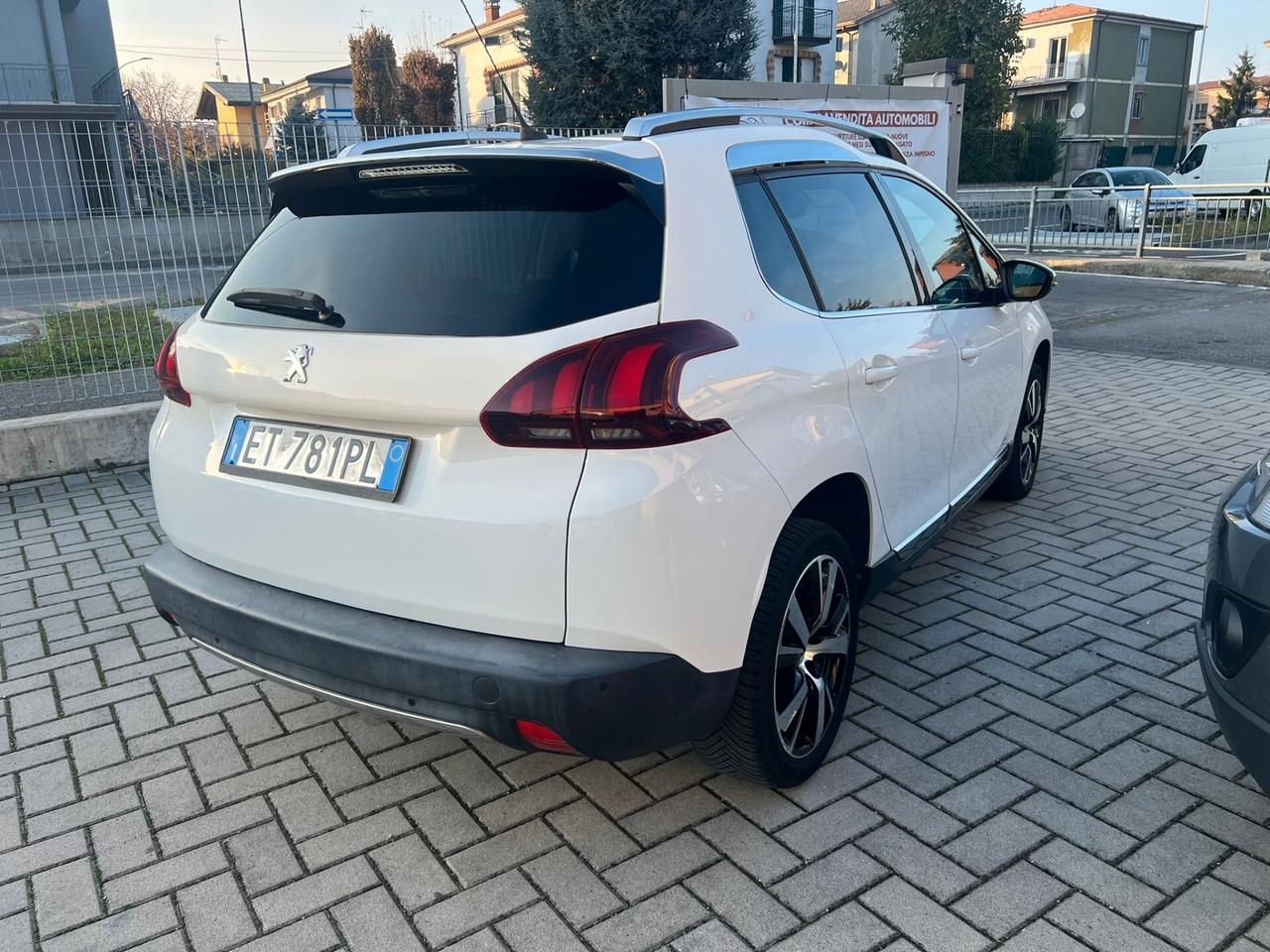 Peugeot 2008 1.6 e-HDi 115 CV Stop&Start Allure