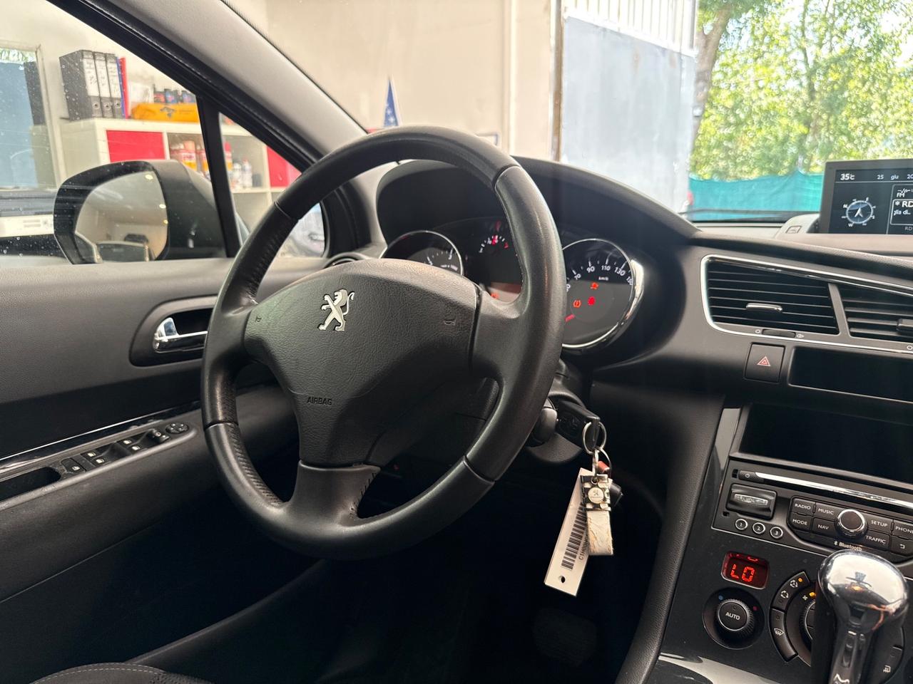 Peugeot 3008 1.5 DIESEL CAMBIO AUTOMATICO