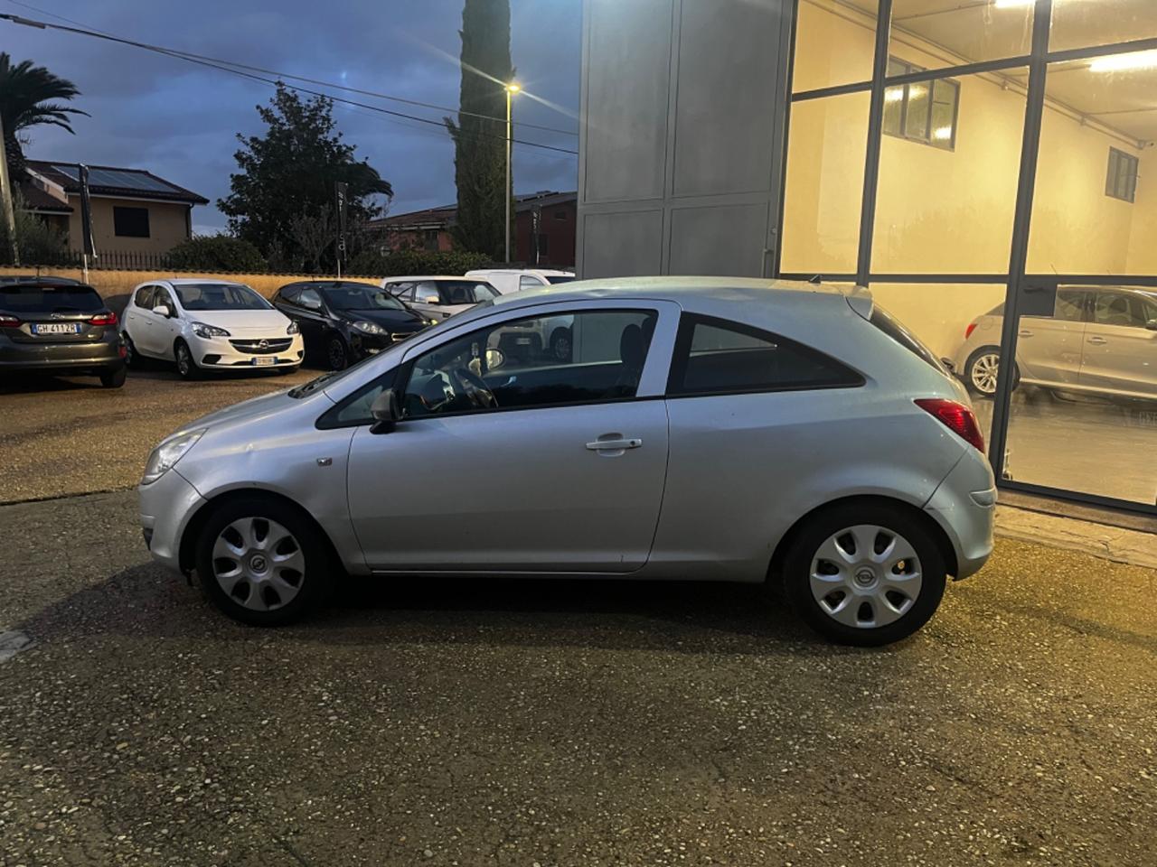 Opel Corsa 1.0 12V 3 porte Enjoy
