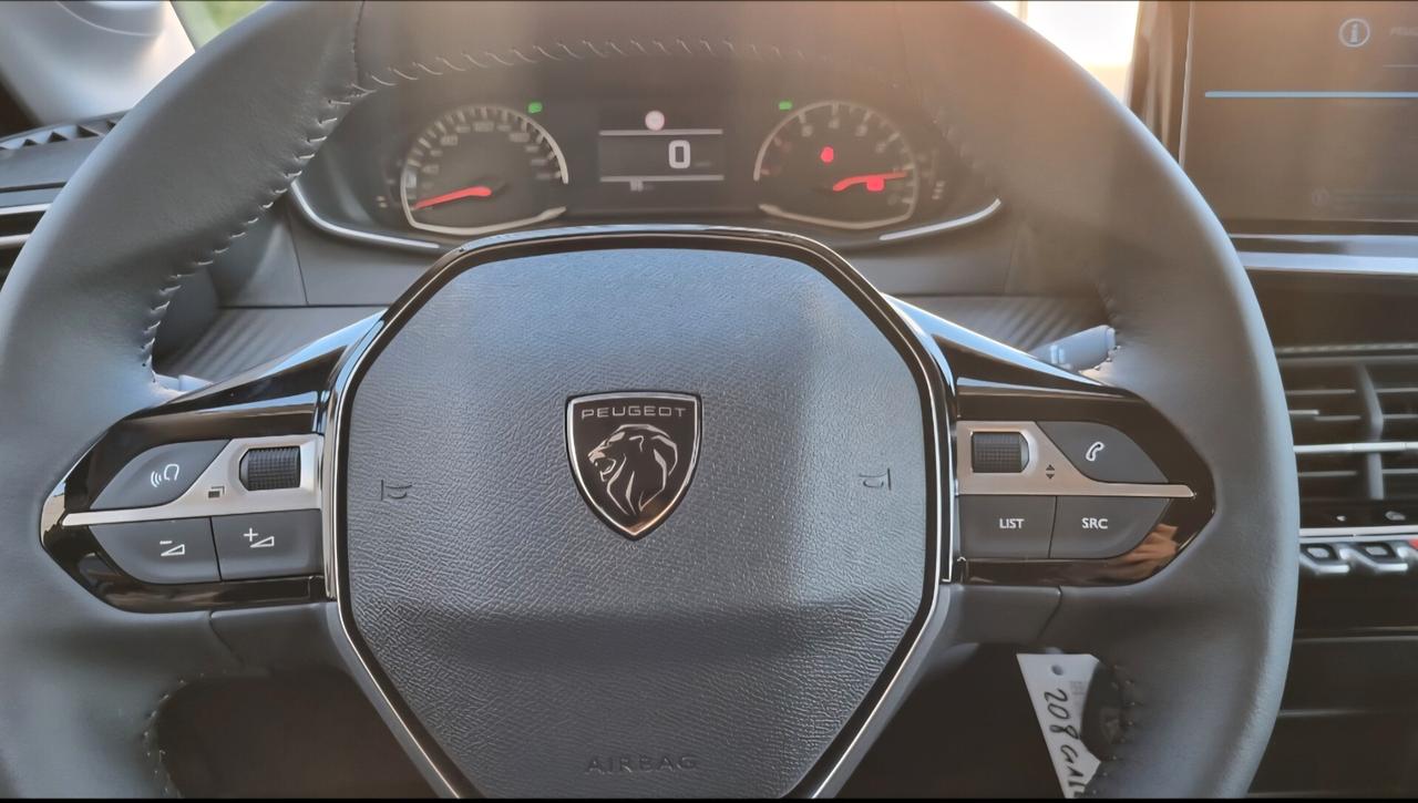 Peugeot 208 1.2 PURETECH STYLE S&S KM ZERO 100 CV PER NEOPATENTATI