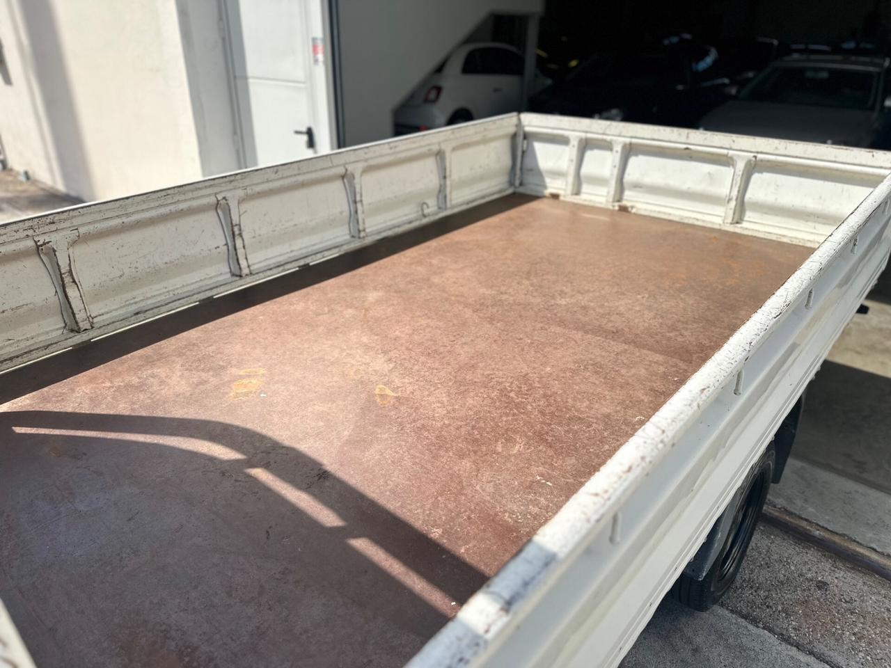 Hyundai H-1 2.5 TDI Autocarro CASSONATO FISSO 3 POSTI