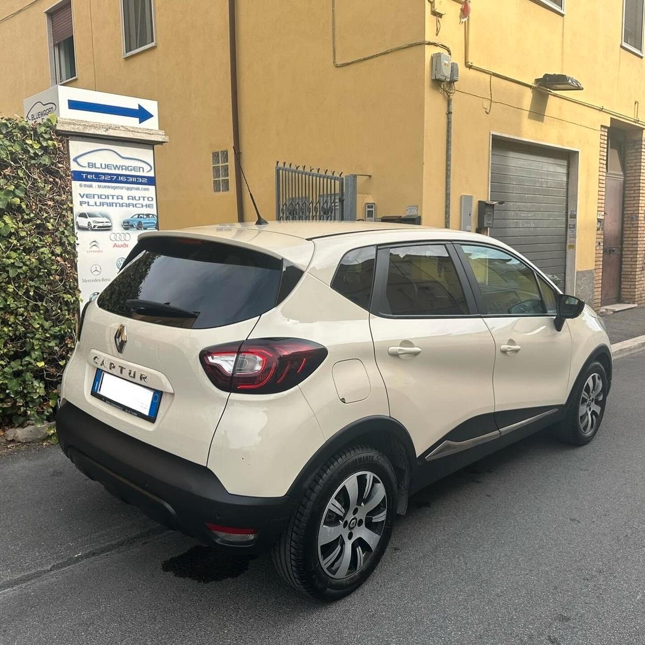 Renault Captur 1.5 dCi 90CV AUTOMATICA RETROCAMERA NAVIGAZIONE SENSORI PARCHEGGIO FINANZIABILE