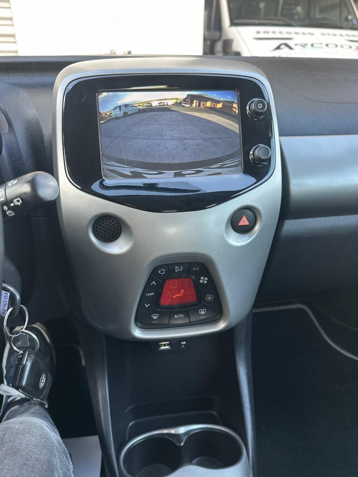 Toyota Aygo 1.0 VVT-i 69 CV 5 porte x-clusiv