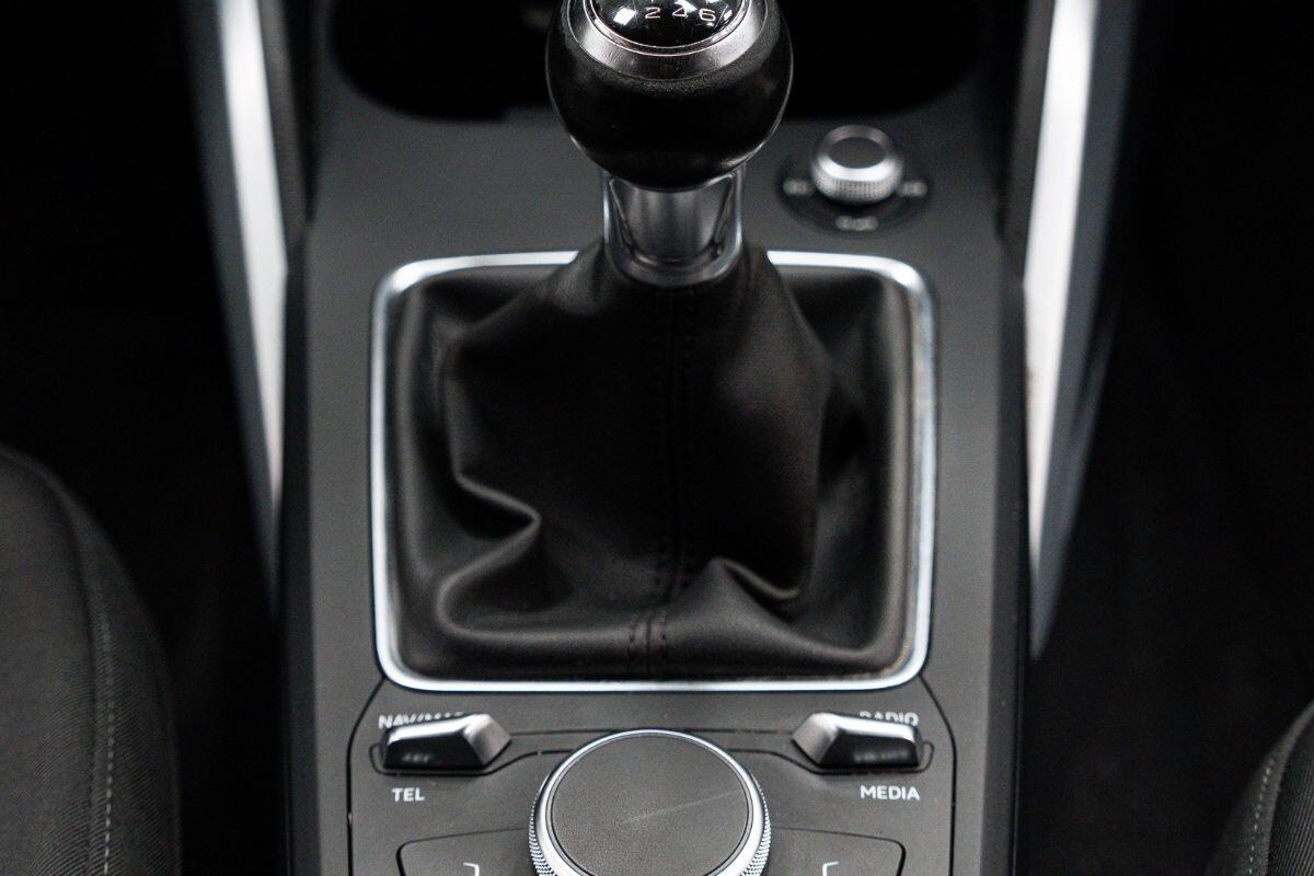 Audi Q2 30 TFSI Business