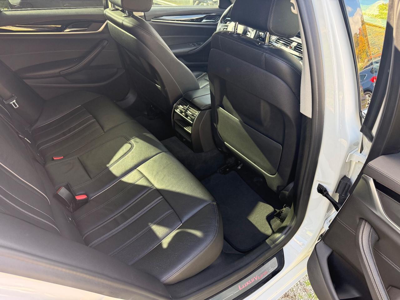 Bmw 520d aut. Touring Luxury Full led