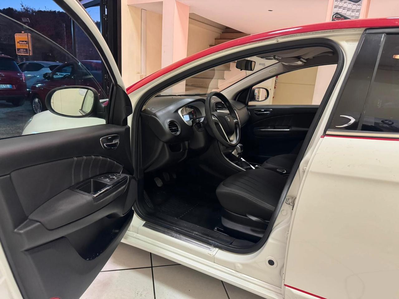 Lancia Delta 1.6 MJT DPF Gold