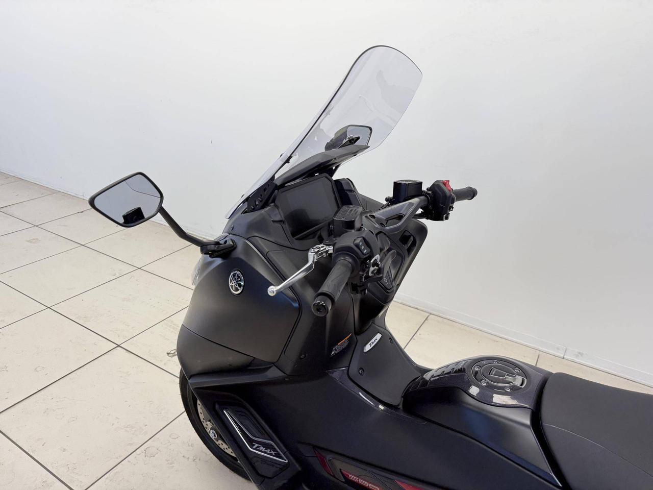 YAMAHA T-Max 560
