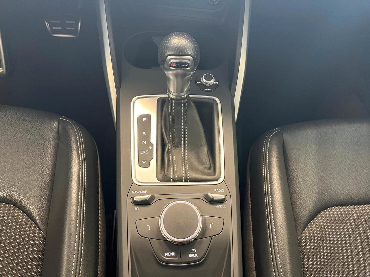 Audi Q2 30 TDI S tronic Identity Black