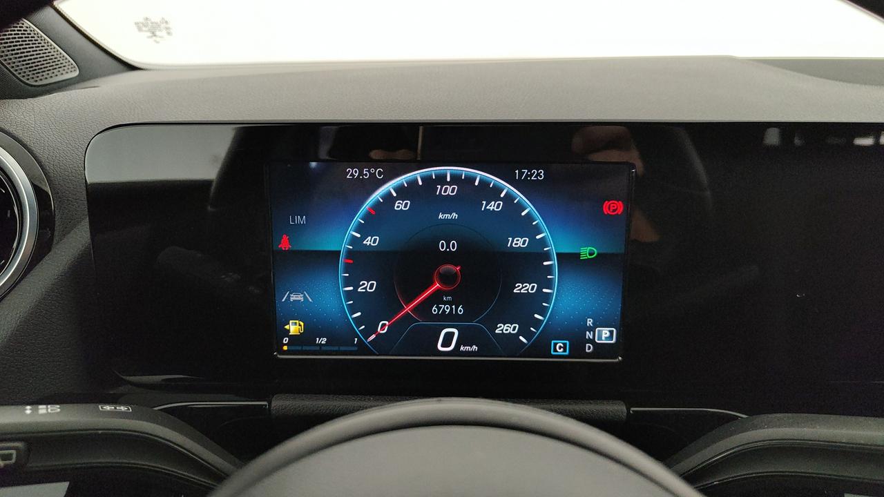 Mercedes-Benz GLA 180 d Sport auto