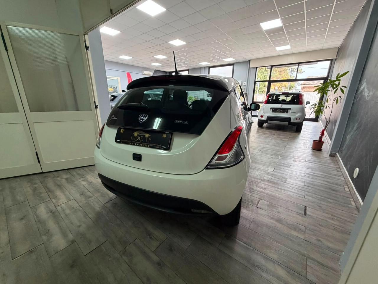 Lancia Ypsilon 1.0 FireFly 5 porte S&S Hybrid Gold