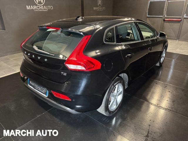 VOLVO V40 T2 Plus