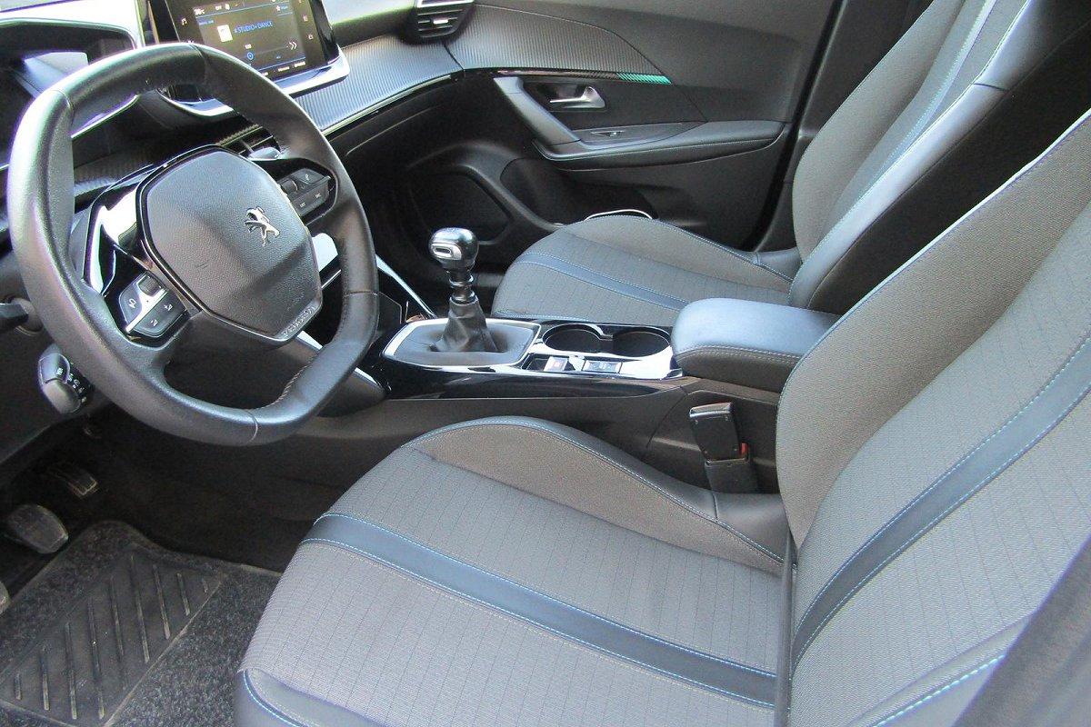 PEUGEOT 2008 PureTech 100 S&S Allure