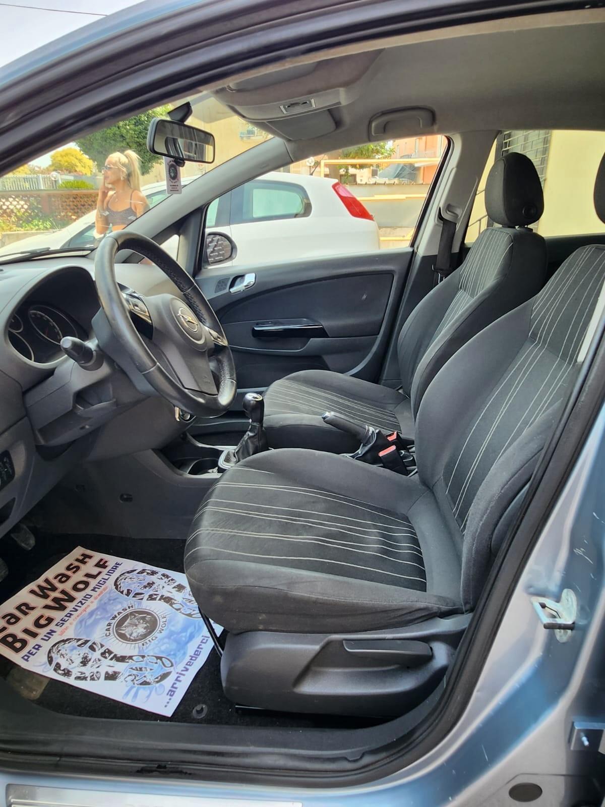 Opel Corsa 1.2 5 porte Cosmo
