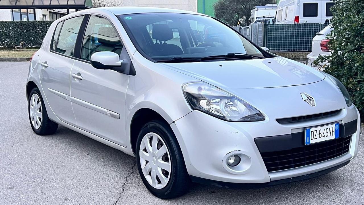 Renault Clio 1.2 16V 5 porte Dynamique