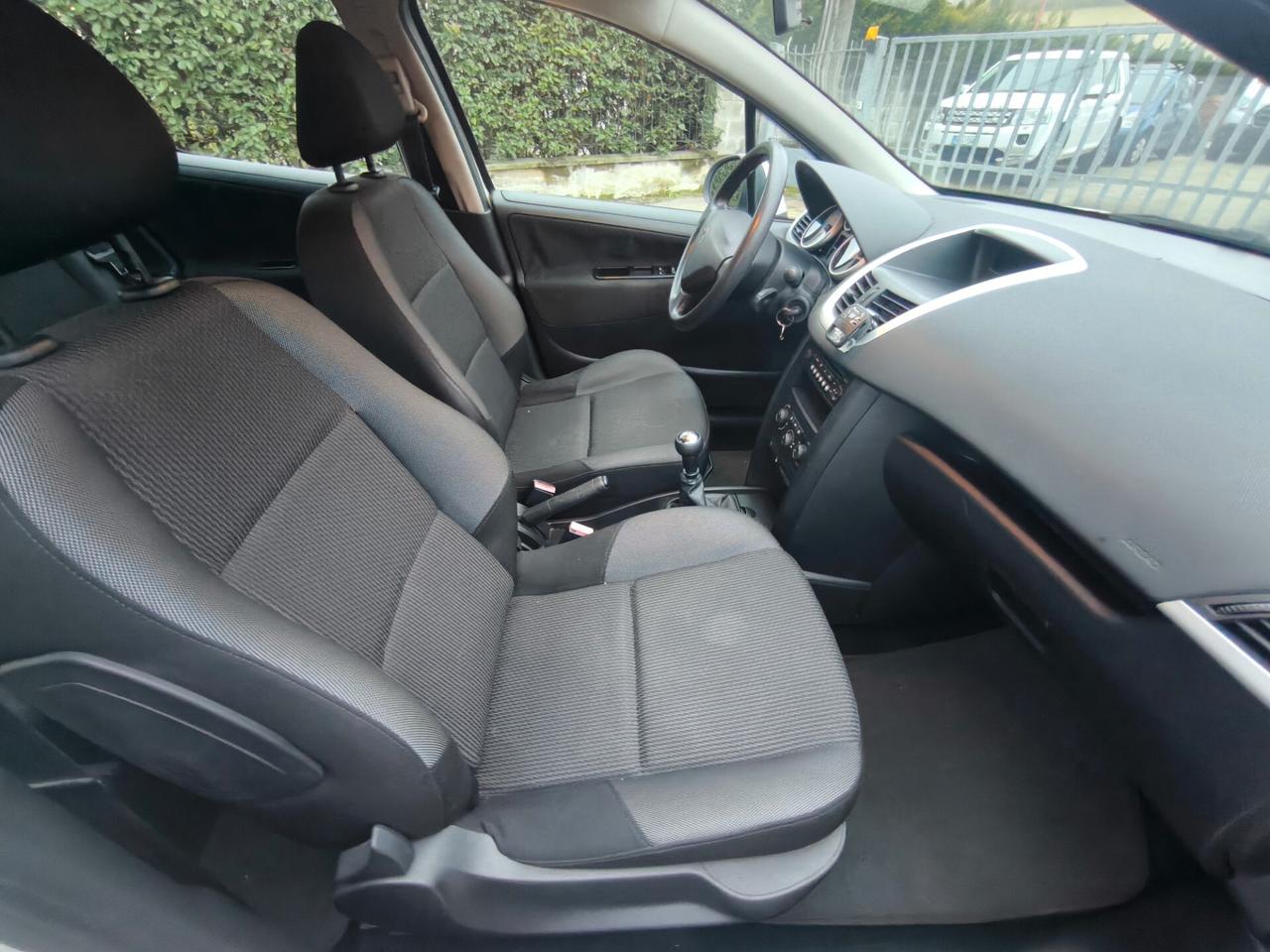 PEUGEOT 207 1,4 BENZINA- OK NEOPATENTATI