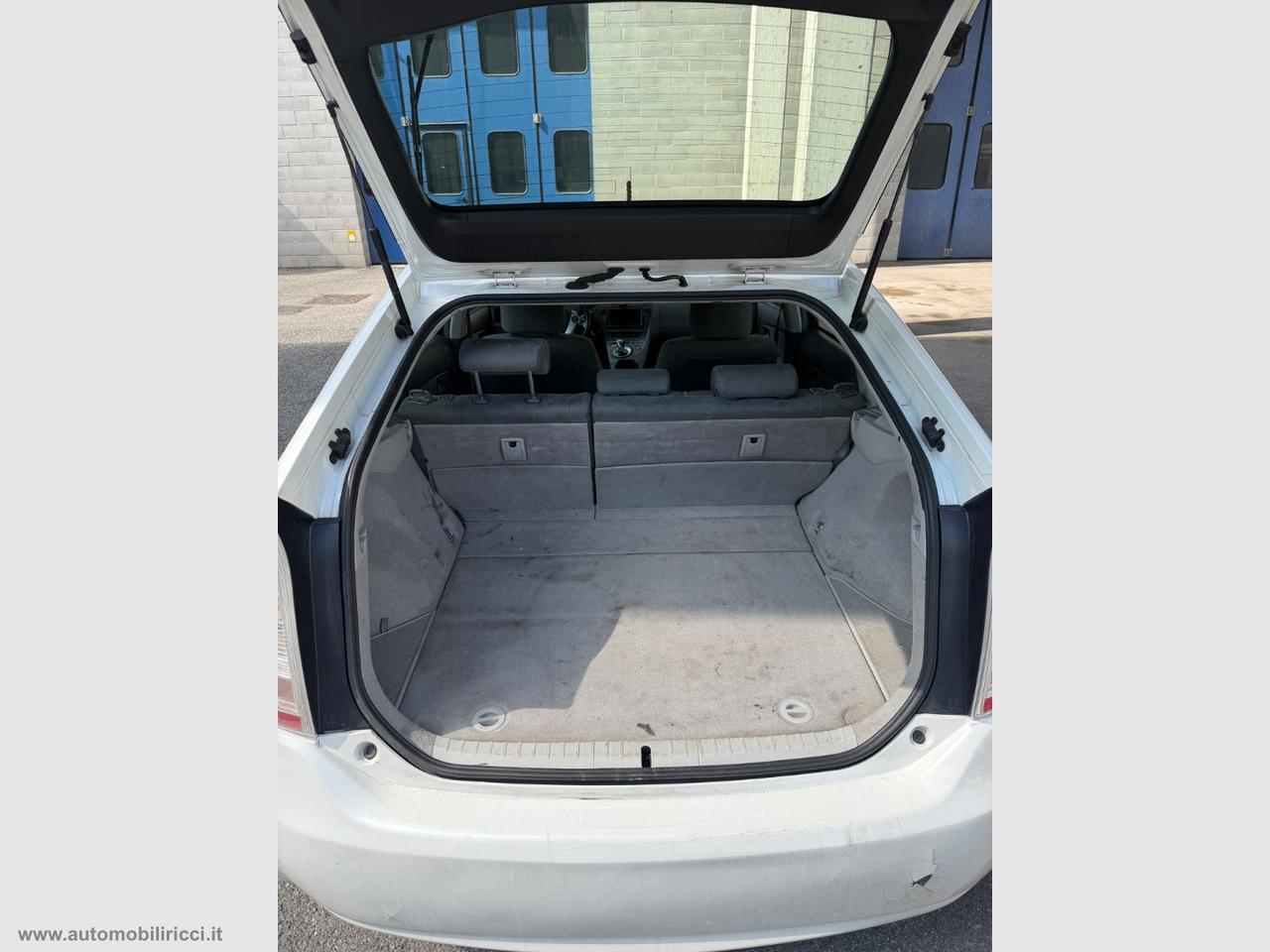 TOYOTA Prius 1.8 Active
