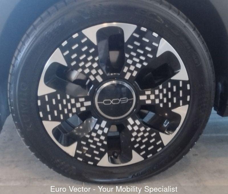 FIAT 600 1.2 Hybrid 100cv La Prima