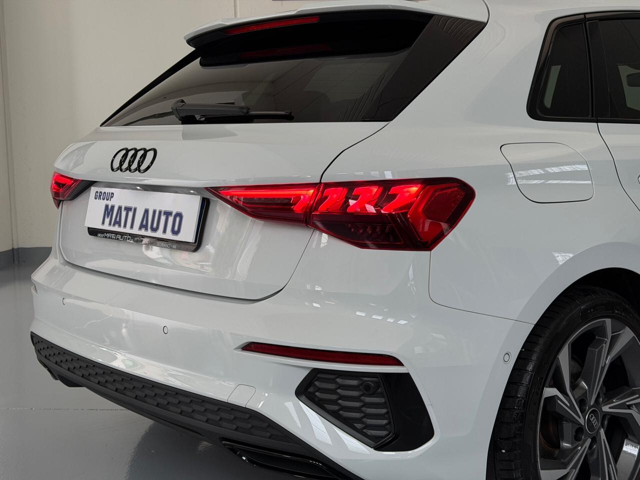 Audi A3 SPB 35 TFSI S tronic line edition Identity Black