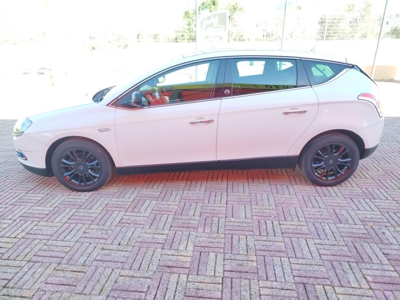 Lancia Delta 1.4 T-Jet 120 CV Silver Ecochic GPL