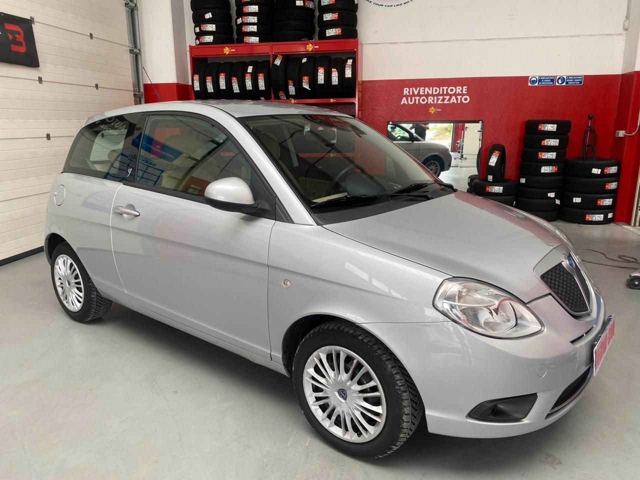 Lancia Ypsilon 1.2 Versus