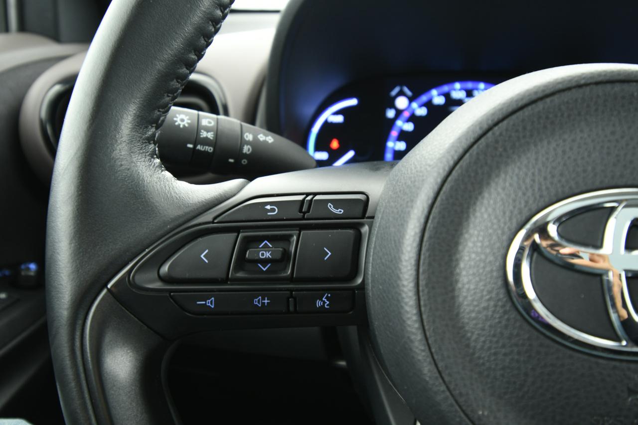 TOYOTA Yaris Cross 1.5h Lounge fwd 116cv e-cvt NEOPATENTATI+CAMERA+ACC