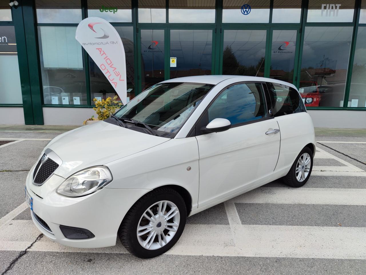 Lancia Ypsilon 1.4 Argento Ecochic GPL NEOPATENTATI