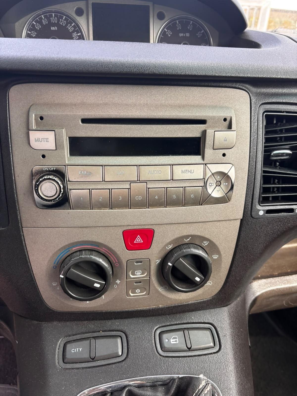 Lancia MUSA 1.4 Argento Ecochic GPL