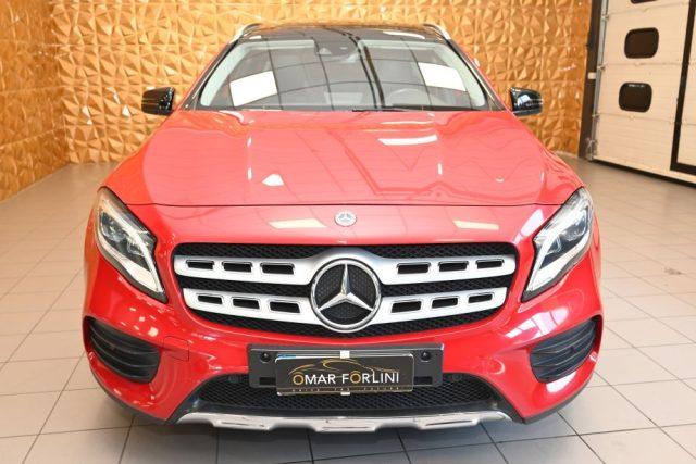 MERCEDES-BENZ GLA 200 PREMIUM AMG AUTO TETTO CAM PELLE LED 19"STRAFULL!!