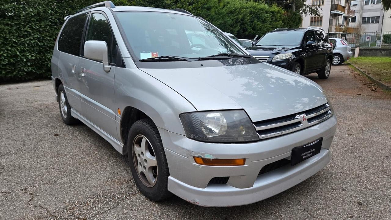 Mitsubishi Space Star Mitsubishi Space Runner 2351cc BENZINA x Export