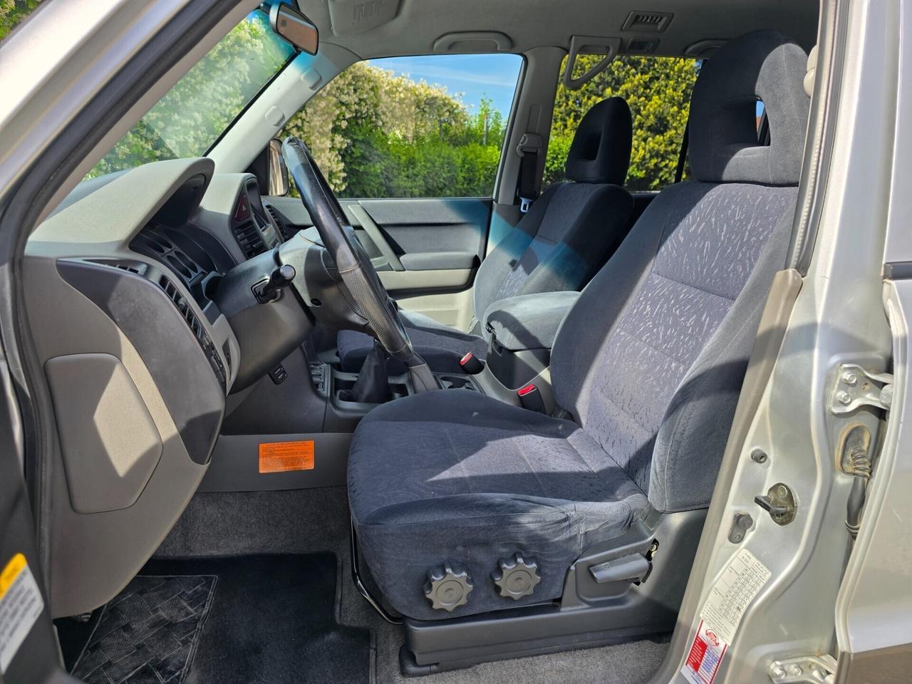 Mitsubishi Pajero 3.2 DID WAGON GLS 7 POSTI