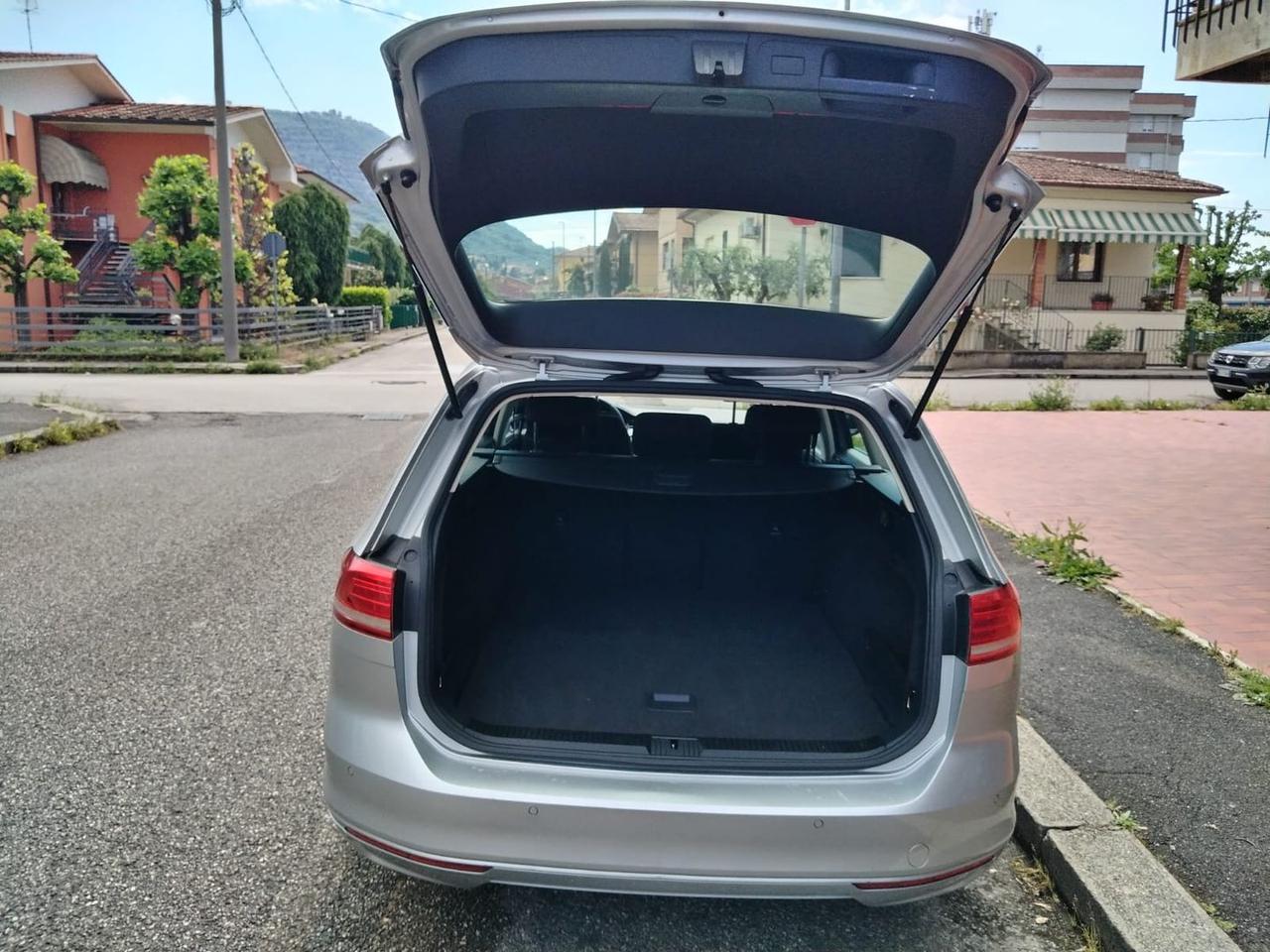 Volkswagen Passat Comfortline 1.6 TDI