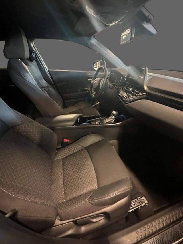 TOYOTA C-HR 2.0 Hybrid E-CVT Morebusiness