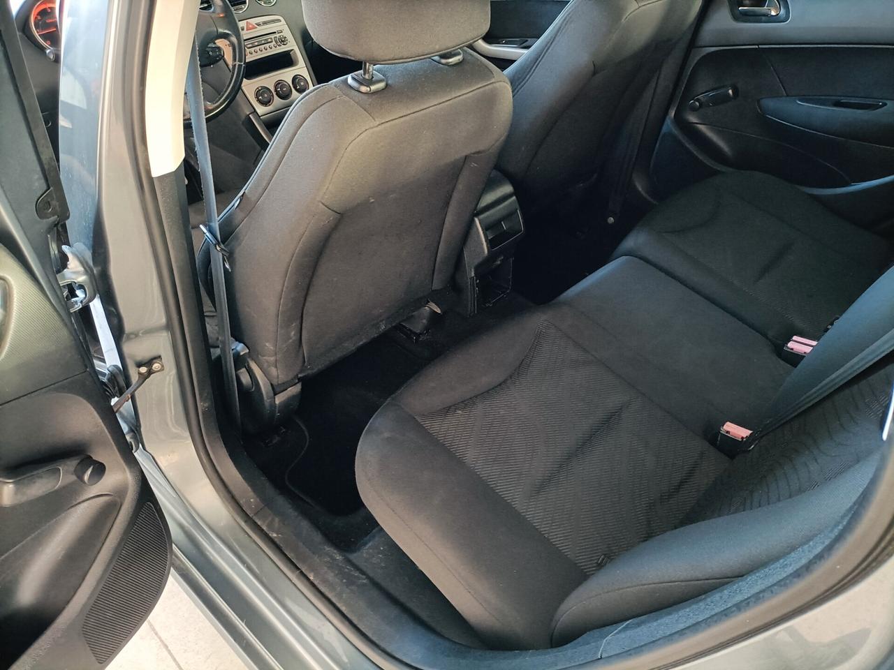 Peugeot 308 1.6 8V HDi 112CV SW Premium 02/2011