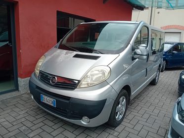 Opel Vivaro 8 POSTI