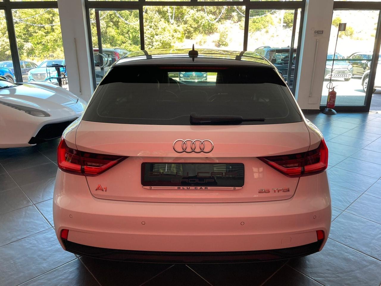 AUDI A1 SPTB IDENTITY CONTRAST 25TFSI 95cv