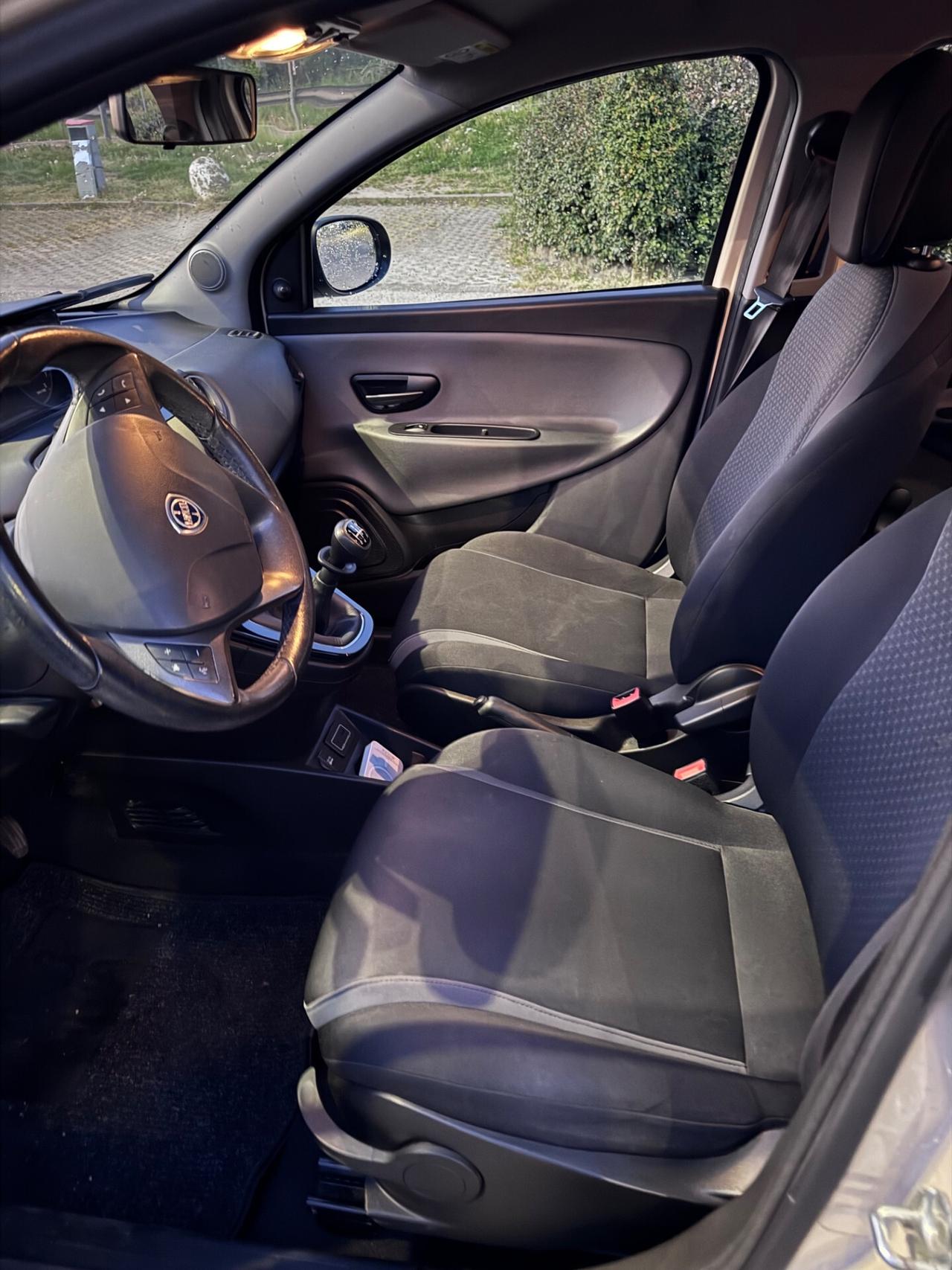 Lancia Ypsilon 1.2 69 CV Silver Solo 58.750 km Ideale Neopatentati