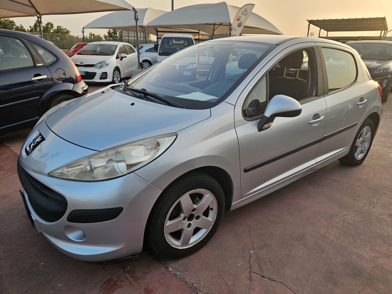 Peugeot 207 1.4 HDi 70CV 5p. ONE Line