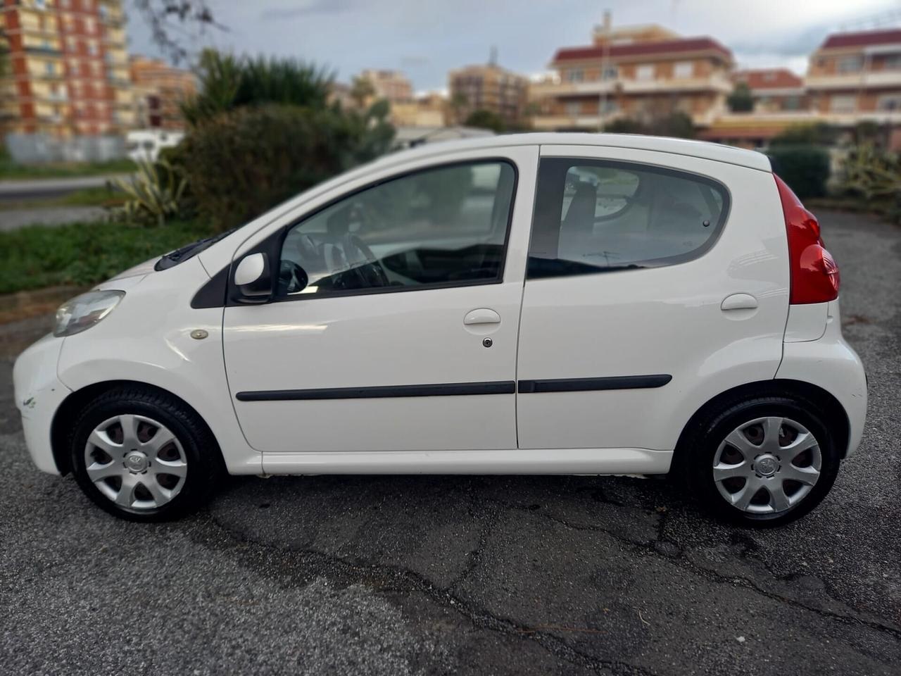 Peugeot 107 1.0 benzina NEOPATENTATI 110.000KM ORIGINALI