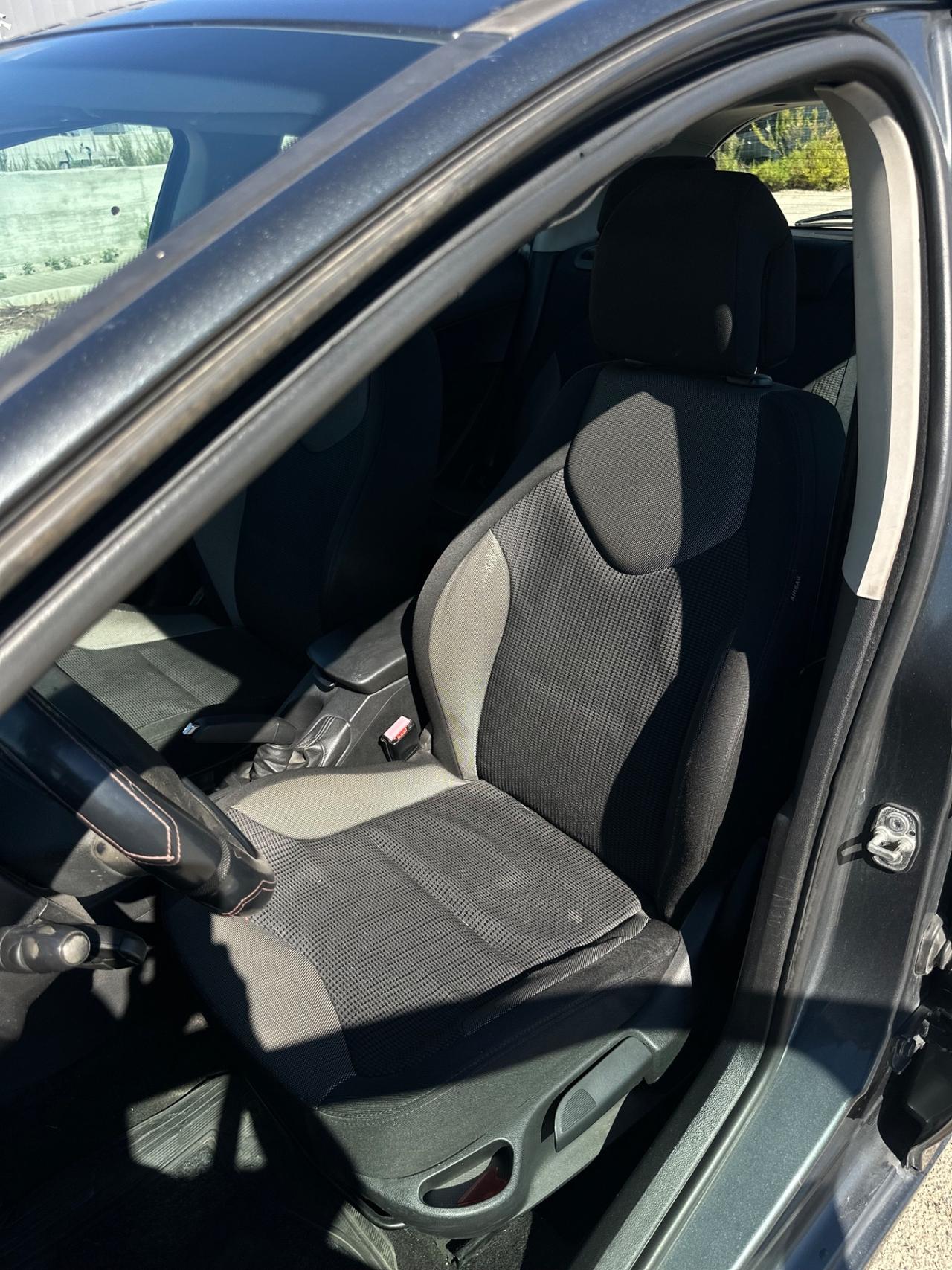 Peugeot 308 1.6 HDi 110CV 5p. Tecno (6 Marce)