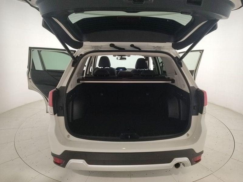 Subaru Forester 2.0i e-boxer Premium lineartronic