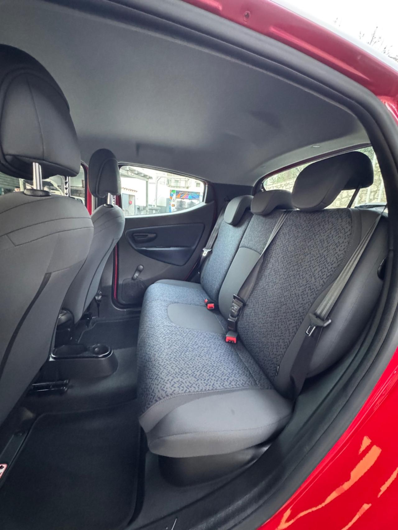 Lancia Ypsilon 1.0 FireFly 5 porte S&S Hybrid Gold Plus