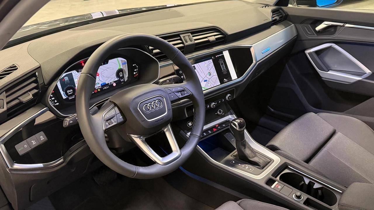 AUDI Q3 SPB 35 TDI IDENTITY BLACK KM0 2024 TETTO APRIBILE