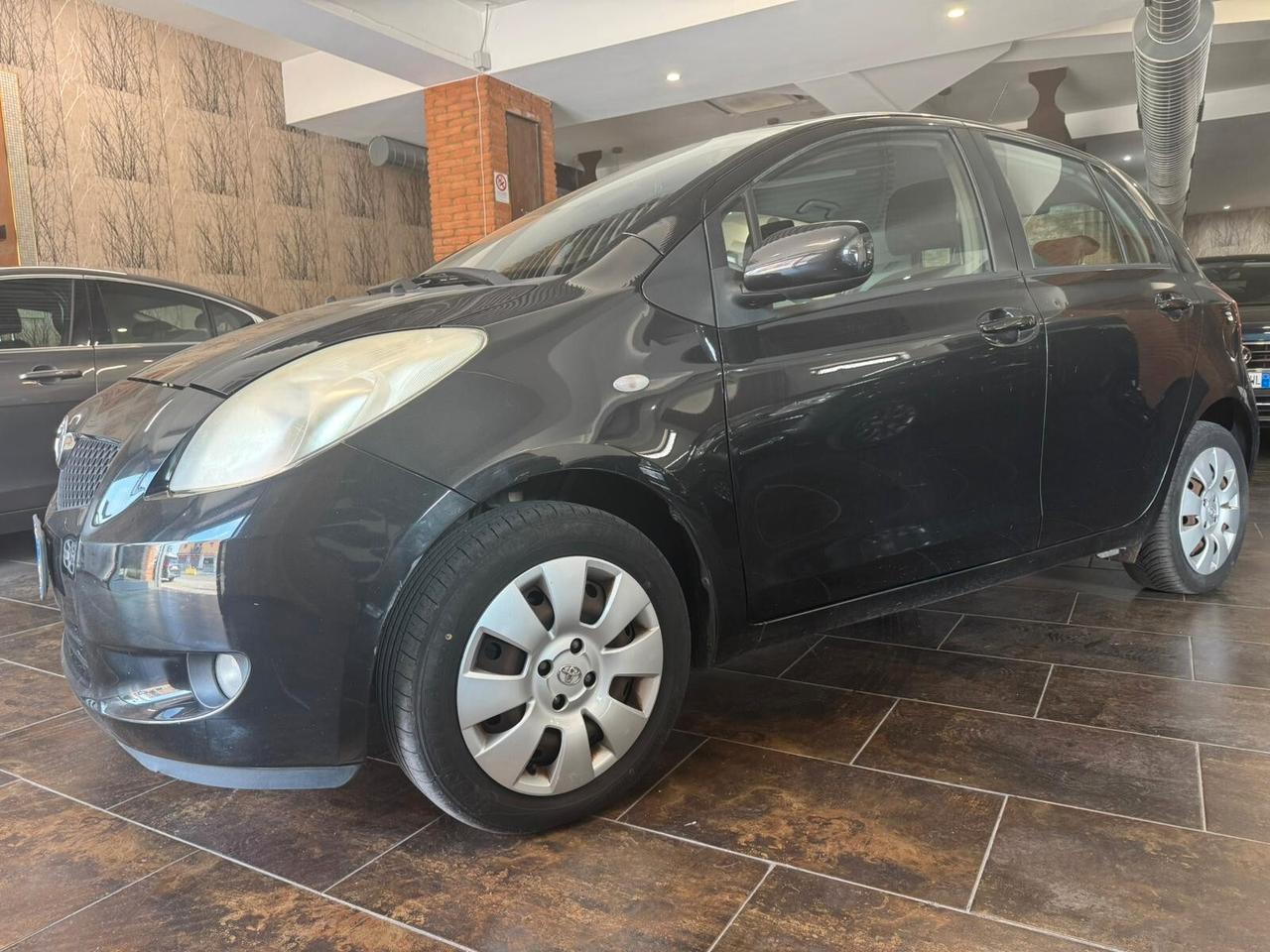 Toyota Yaris 1.0 5 porte Sol