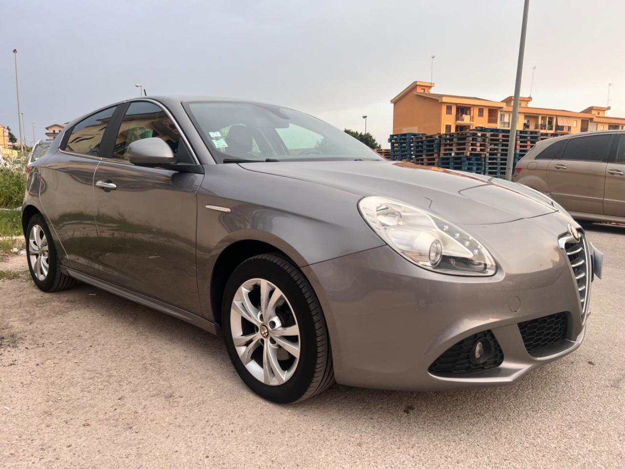 Alfa Romeo Giulietta 1.6 JTDm-2 105 CV Distinctive 2011