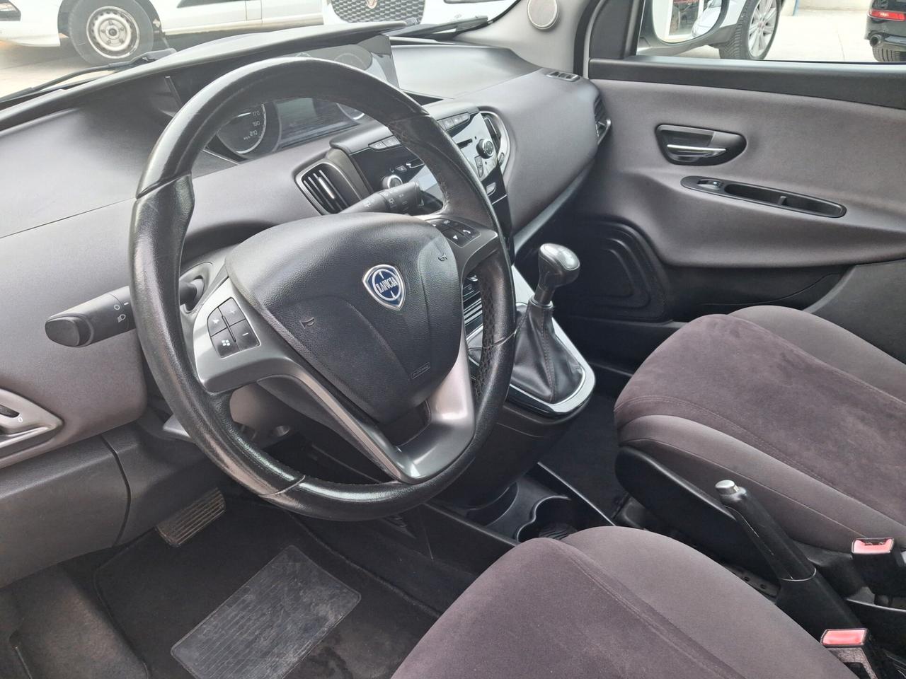 Lancia Ypsilon 0.9 TwinAir 85 CV Cambio Automatico