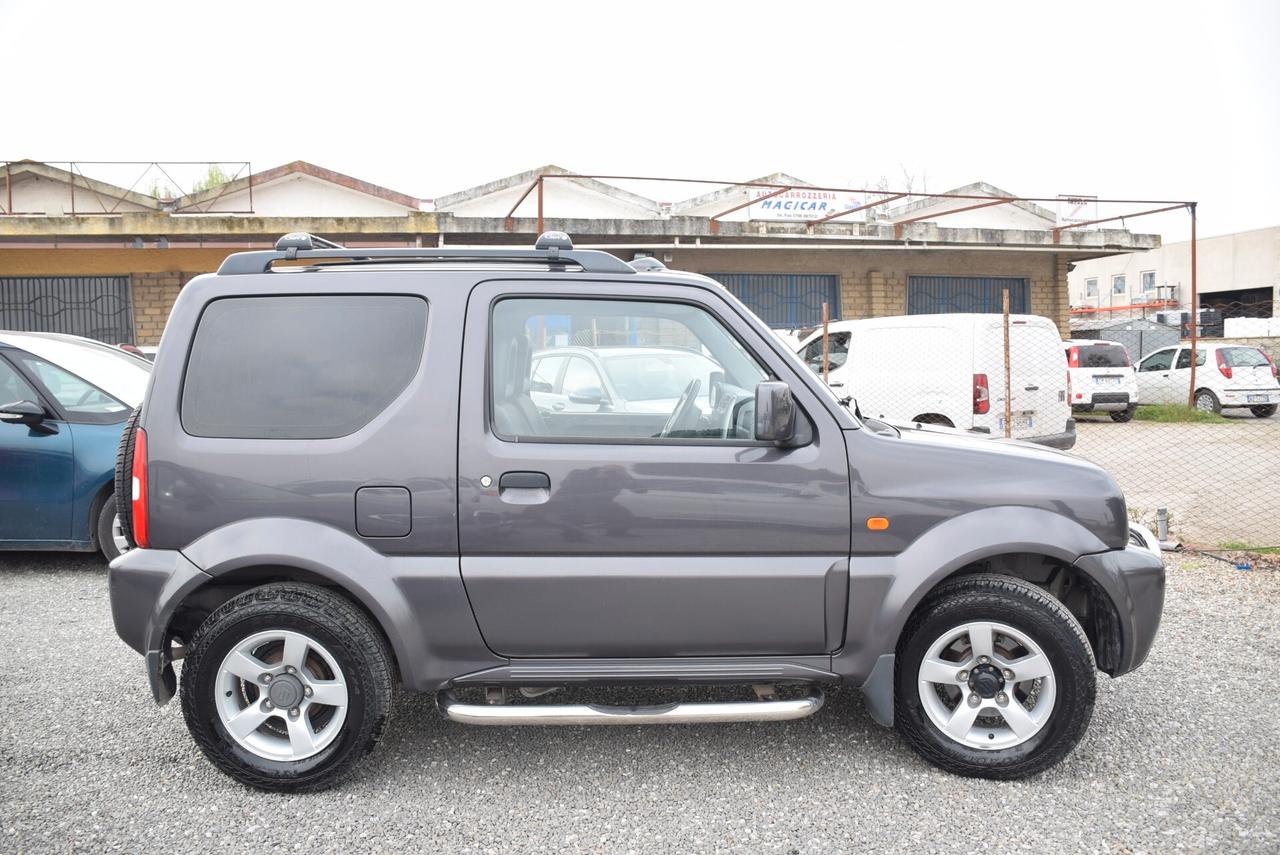 Suzuki Jimny 4X4 - GANCIO TRAINO TETTO PANORAMICO 1.3i 16V 85CV Special NAVI CAM ANDROID CARPLAY
