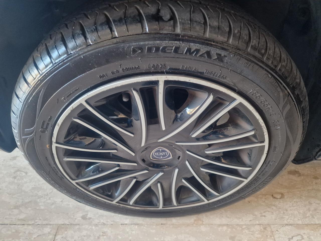 Lancia Ypsilon 1.0 Hybrid Gold 2023